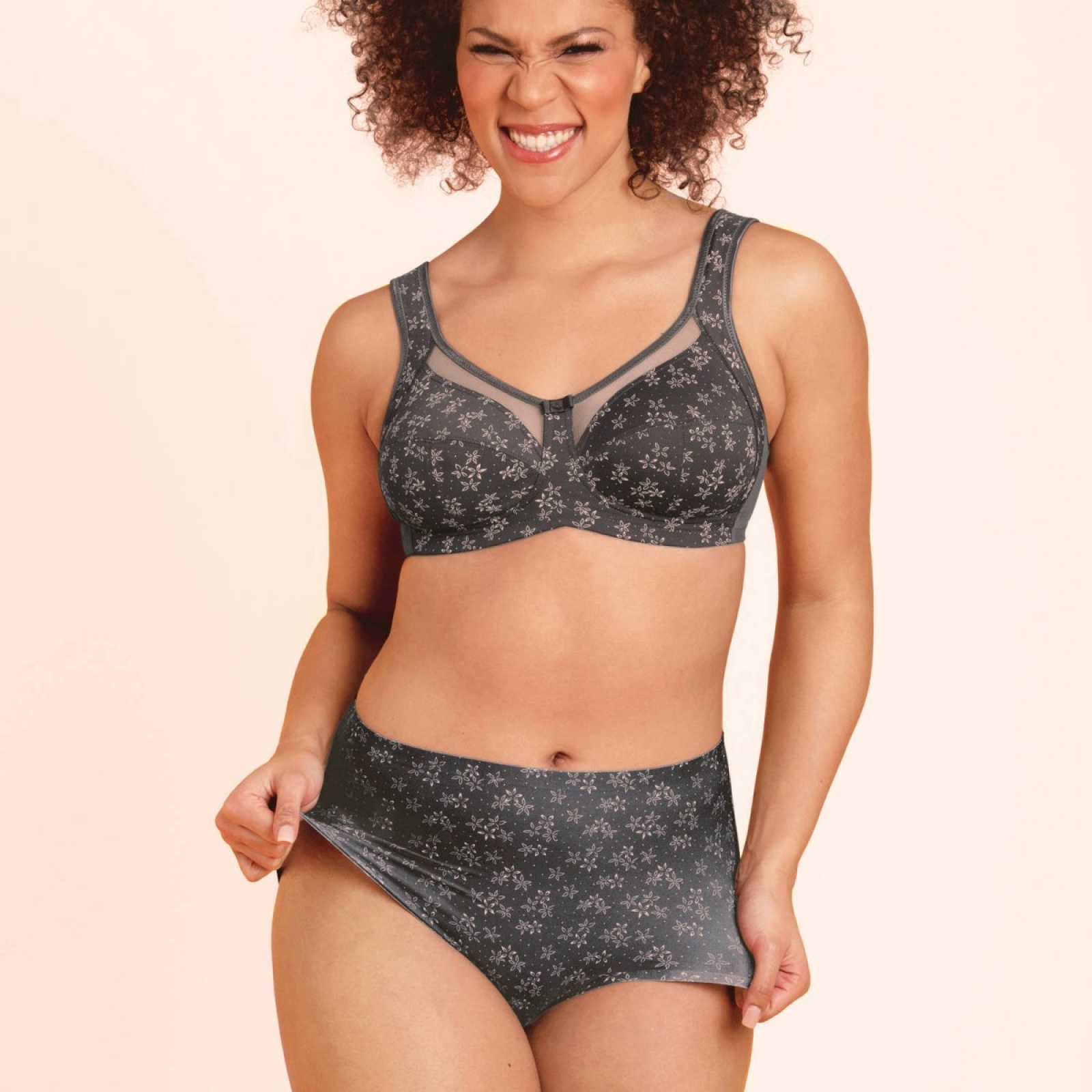 Clara – Dames Winterjas van Spandex met Opstaande Kraag